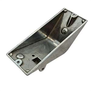 Çuvalağzı Dikiş Makinesi Üçgen Metal Kapak / 6001006 (245014) BC-1-21